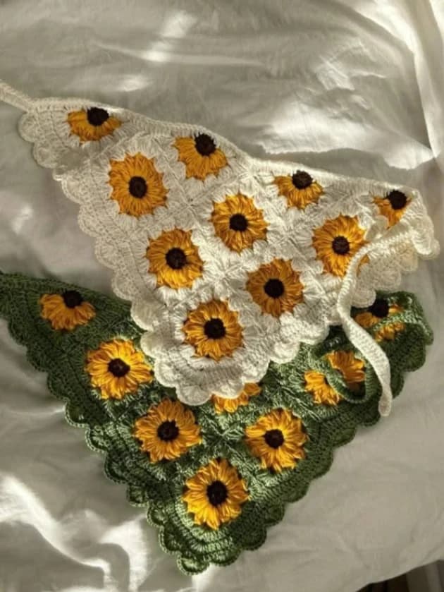Handmade Crochet Sunflower Hair Bandana – Vintage Floral Headscarf / Hair Tie for Women & Girls