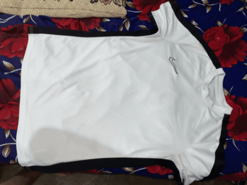 Nike White & Black Sports T-Shirt – Men’s Athletic Running Training Tee