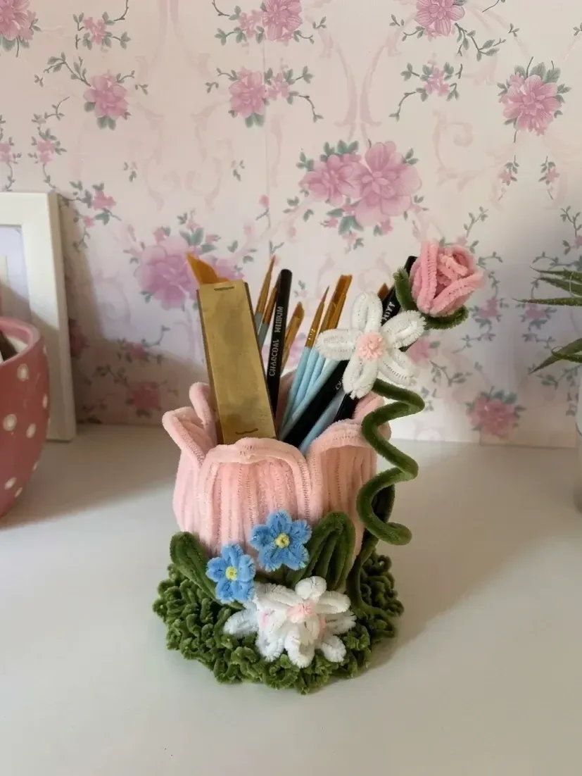 Pipe Cleaner Pen Holder | Pink Tulip Desk Organizer with Flowers